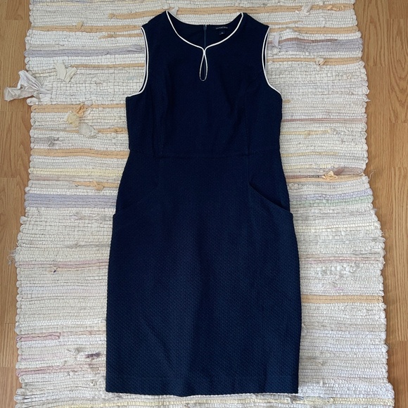 Lands' End Dresses & Skirts - Lands’ End Navy Blue and White Waffle Knit Sleeveless Sheath MIDI Dress